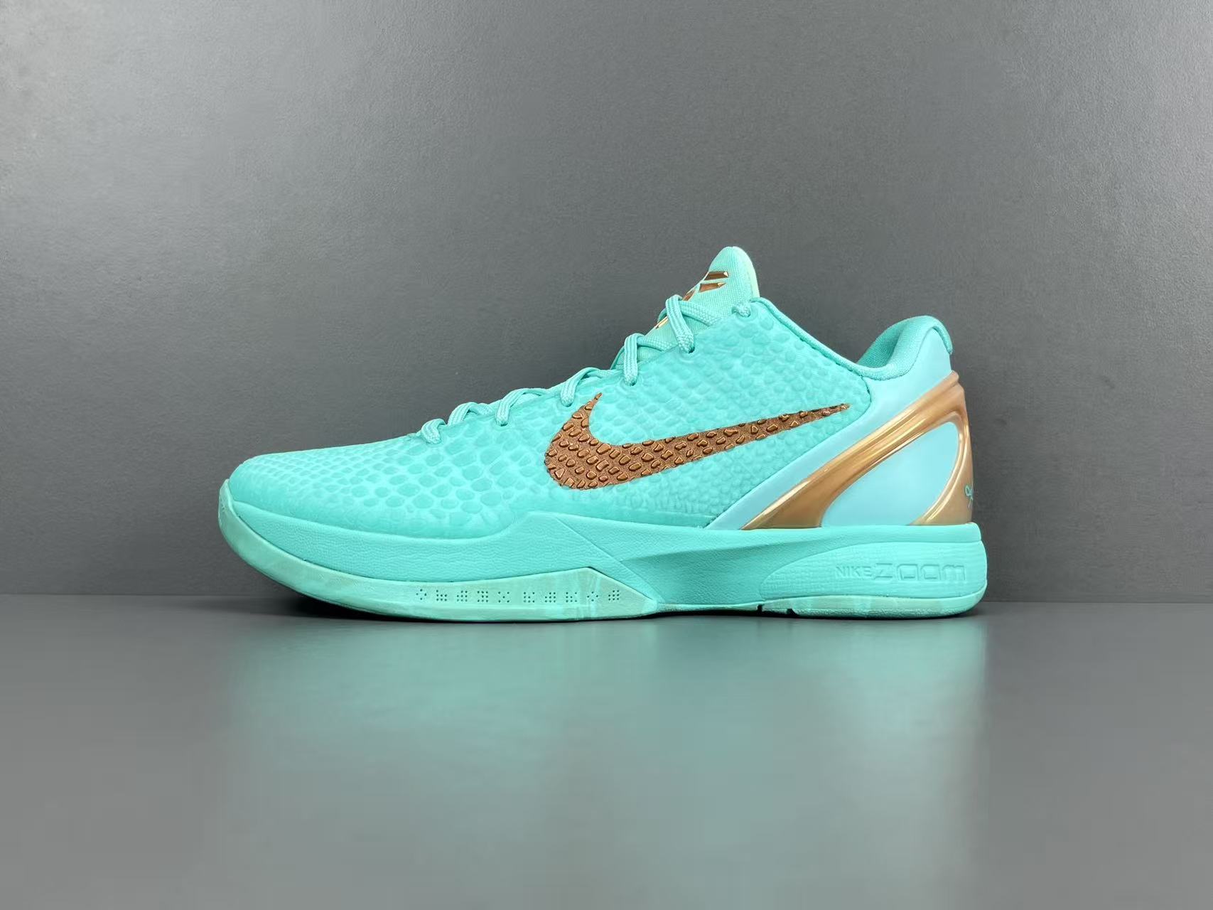 Jalen Brunson x Nike Zoom Kobe 6 Protro Statue of Liberty PE