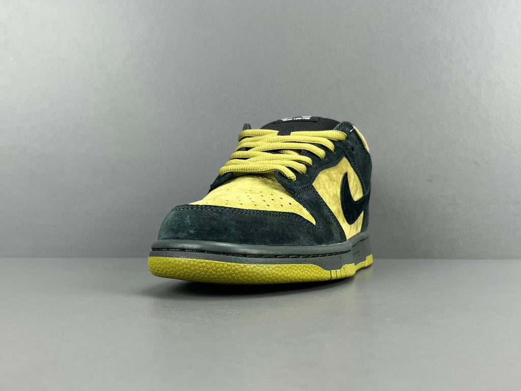 Supreme x Nike Dunk SB Dunk Low