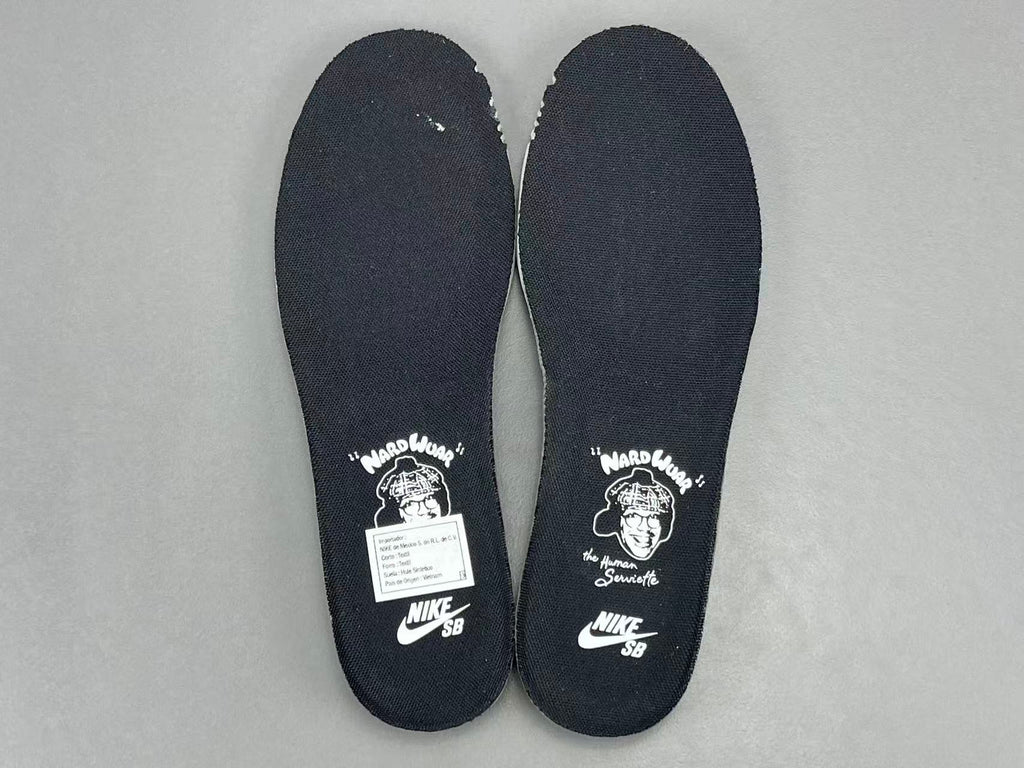 Supreme x NK Dunk Low SUP