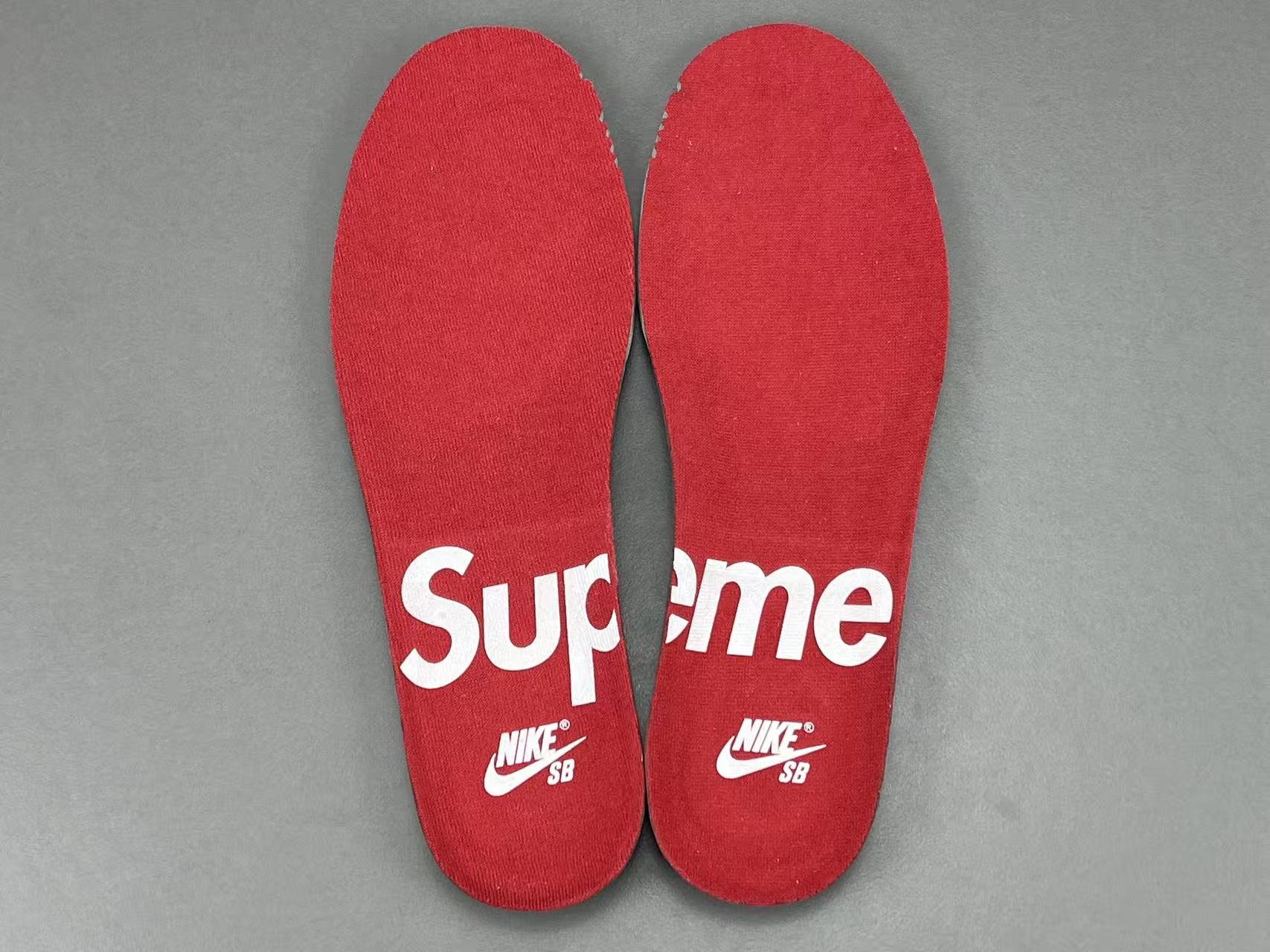 Supreme x Nike Dunk SB Dunk Low