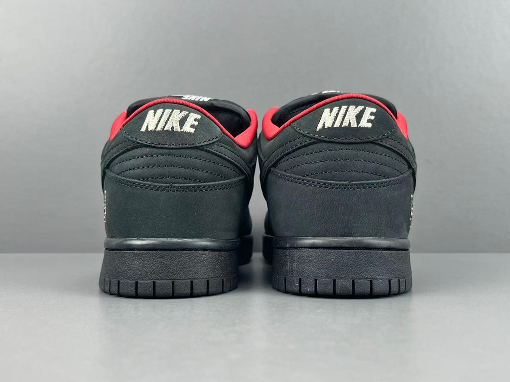 Supreme x Nike Dunk SB Low