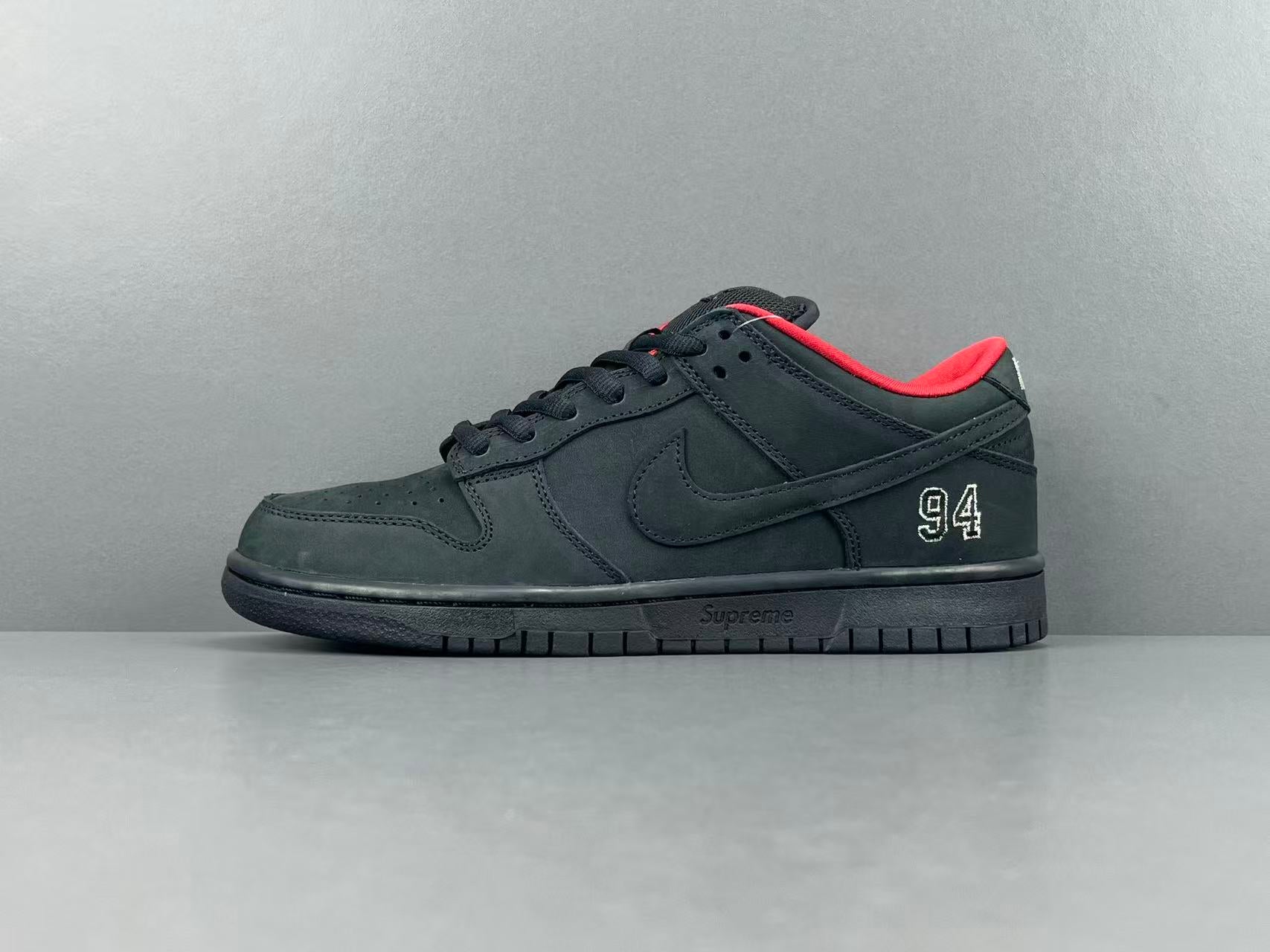 Supreme x Nike Dunk SB Low