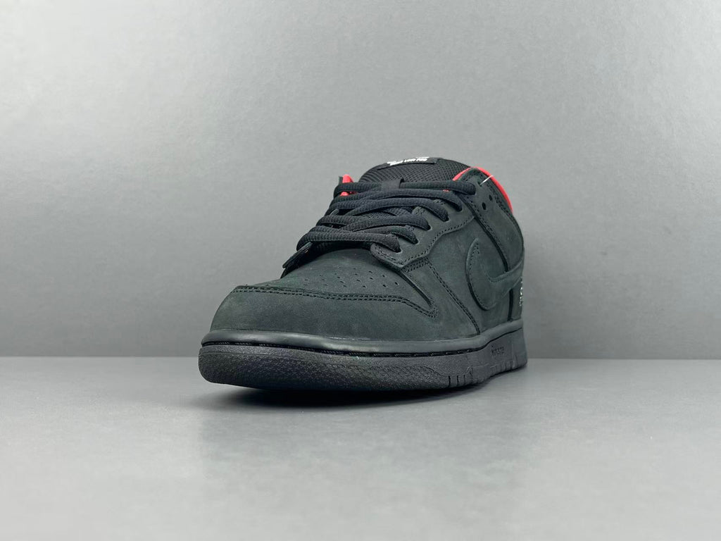 Supreme x Nike Dunk SB Low