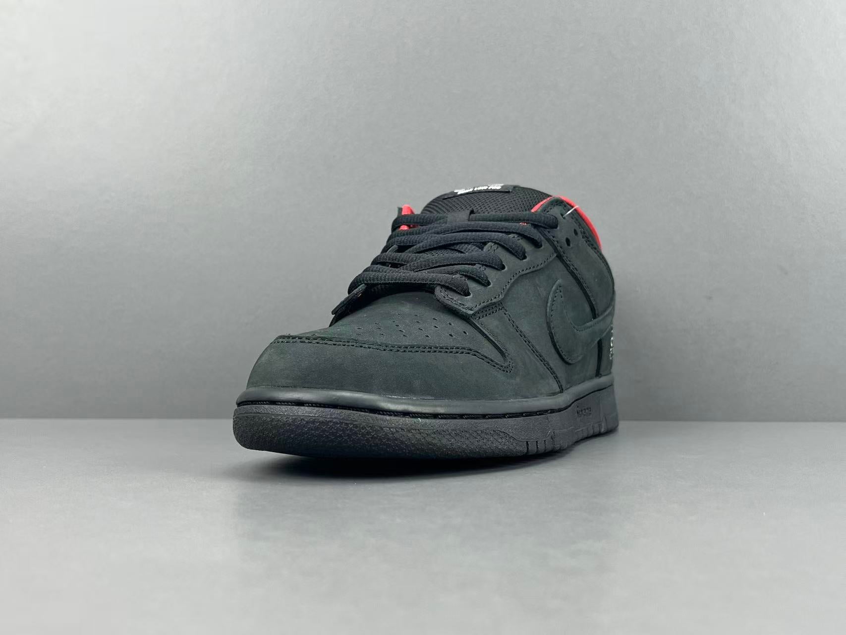 Supreme x Nike Dunk SB Low