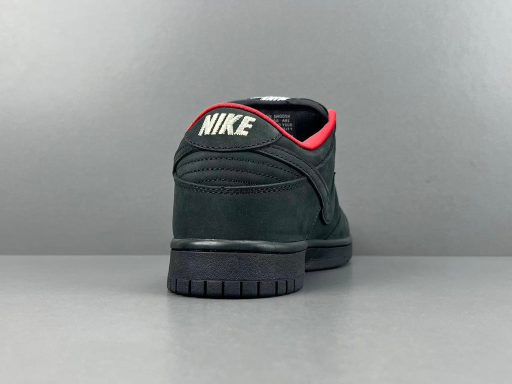 Supreme x Nike Dunk SB Low