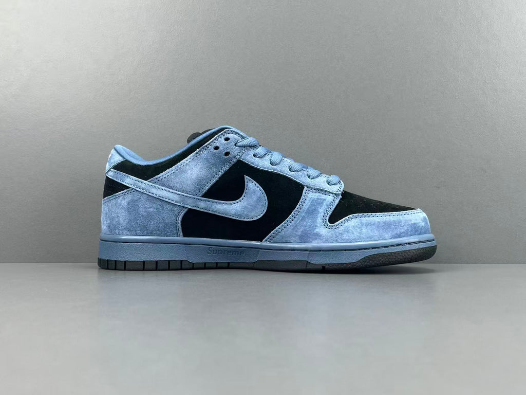 Supreme x Nike Dunk SB Low