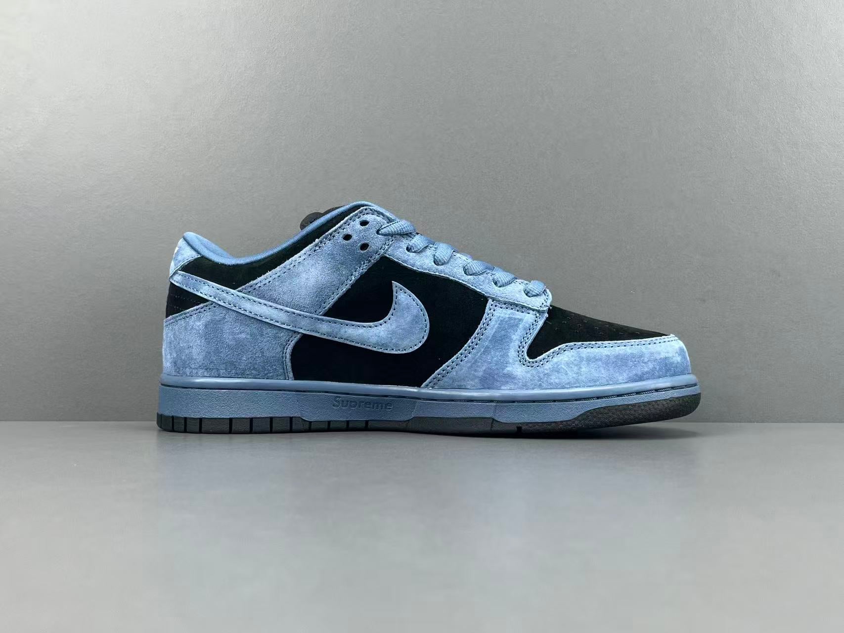 Supreme x Nike Dunk SB Low