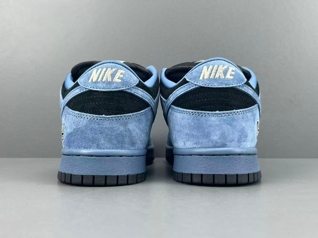 Supreme x Nike Dunk SB Low