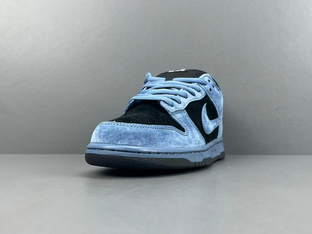 Supreme x Nike Dunk SB Low