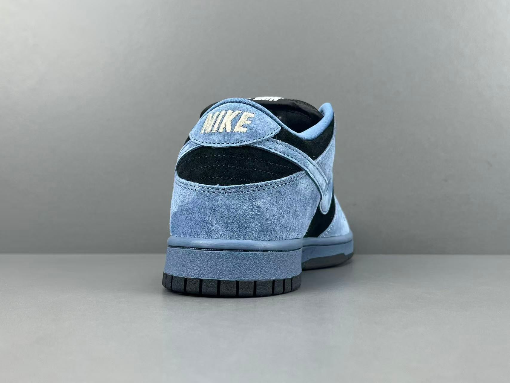 Supreme x Nike Dunk SB Low