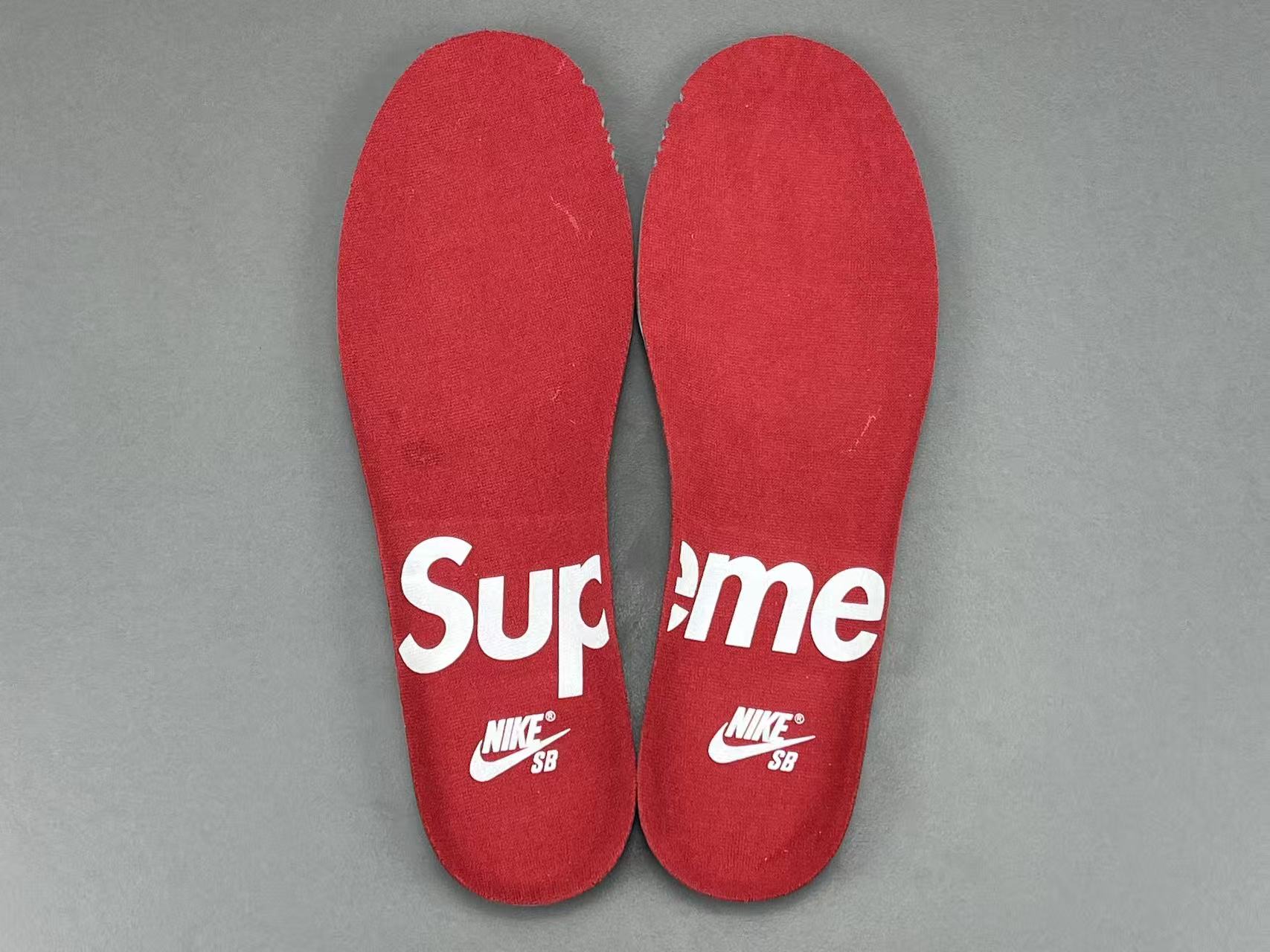 Supreme x Nike Dunk SB Low