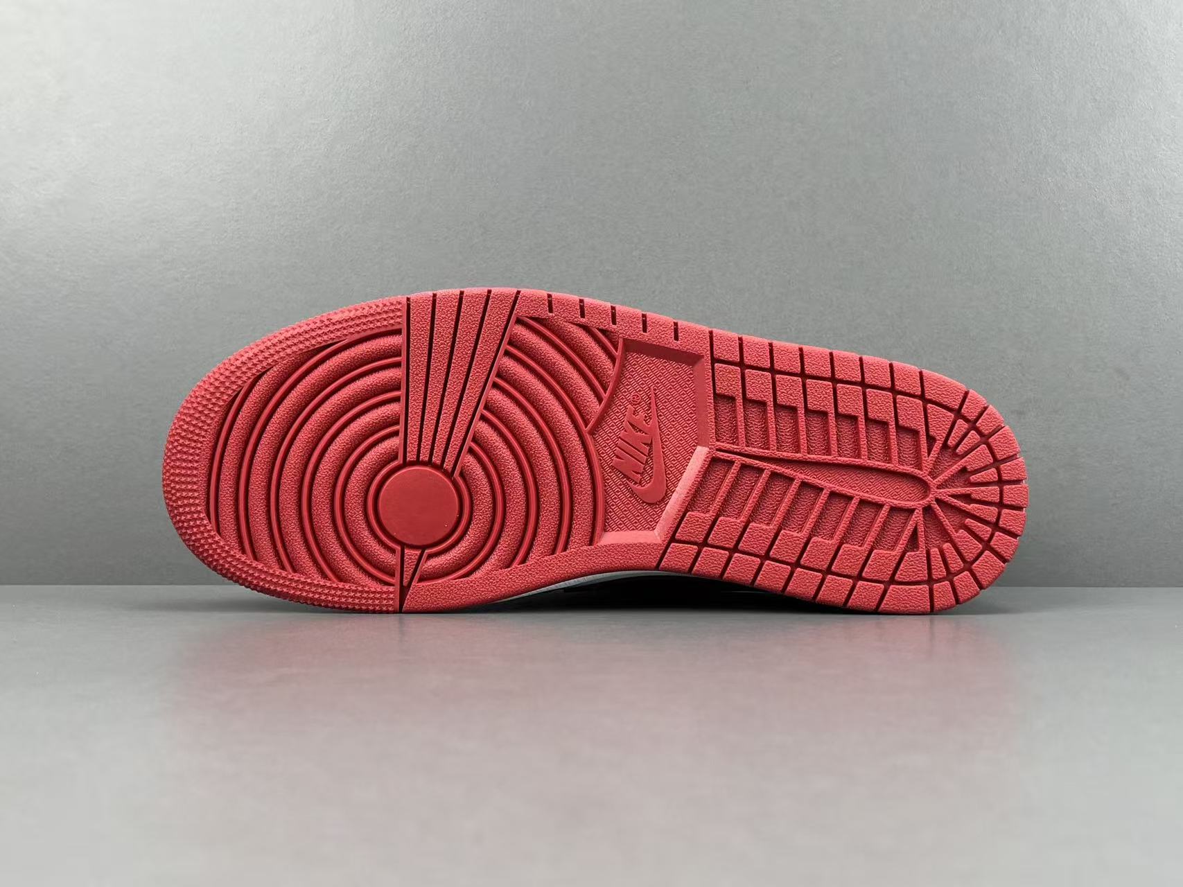 Air Jordan 1 Low OG "Black Muslin Varsity Red"
