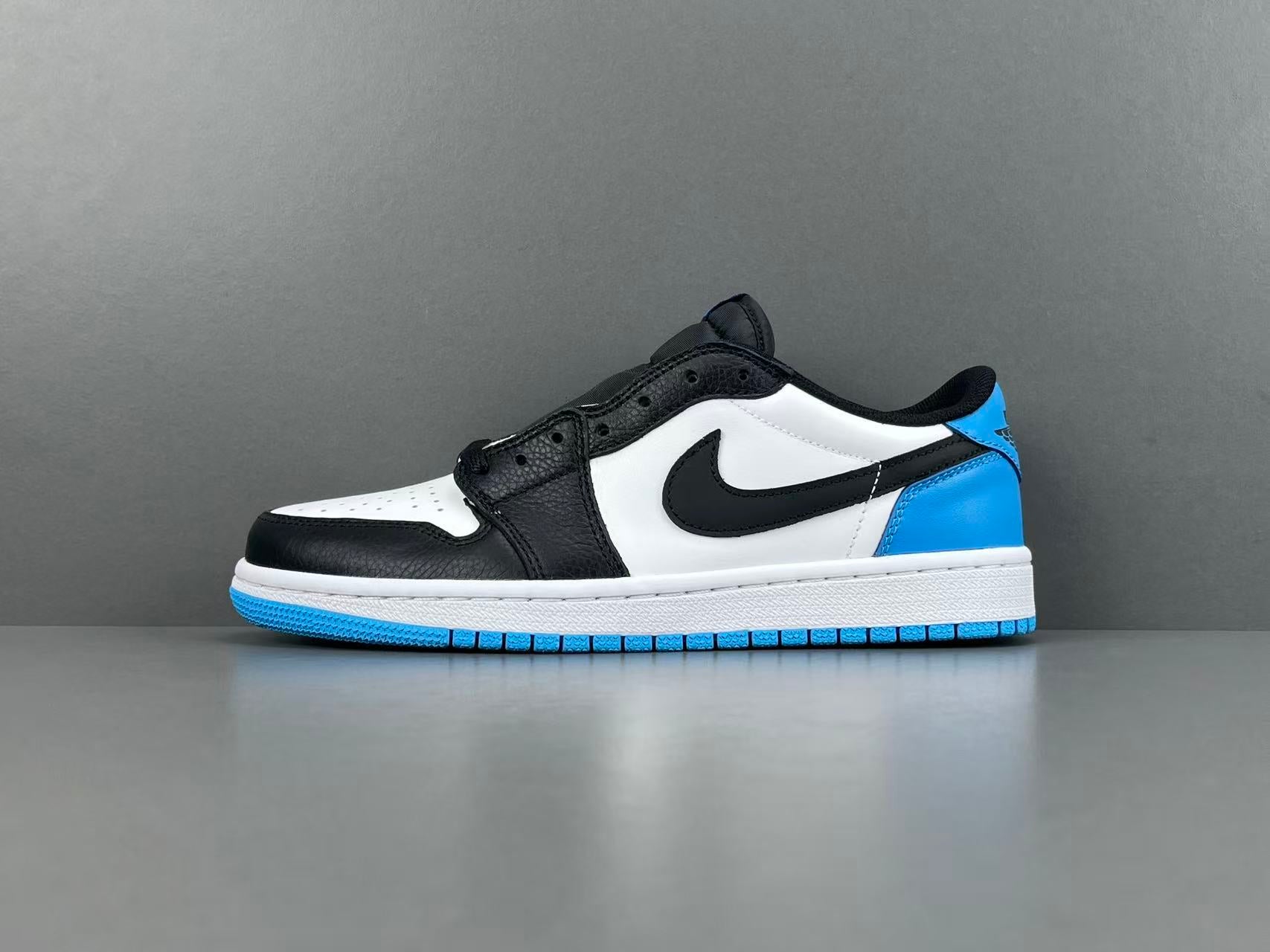 Jordan Air Jordan 1 og "black blue toe"