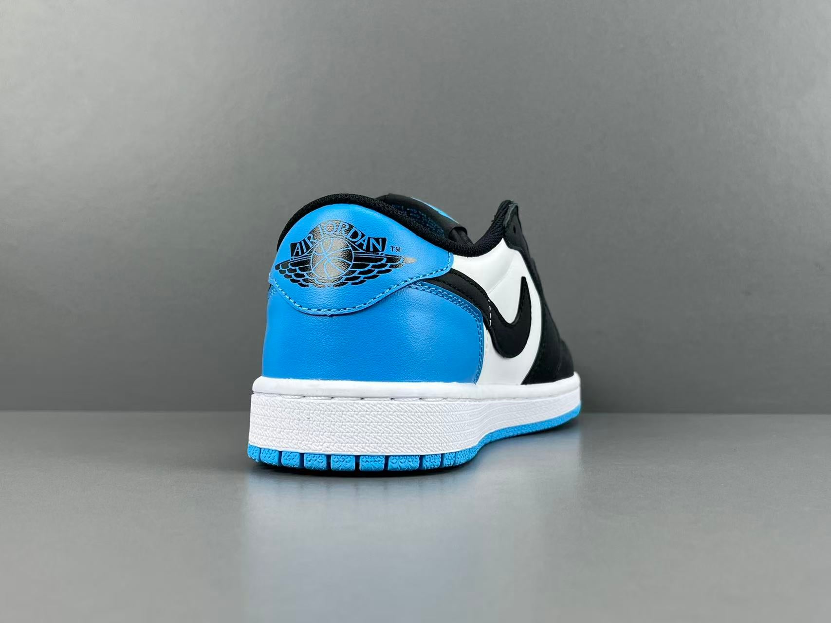 Jordan Air Jordan 1 og "black blue toe"