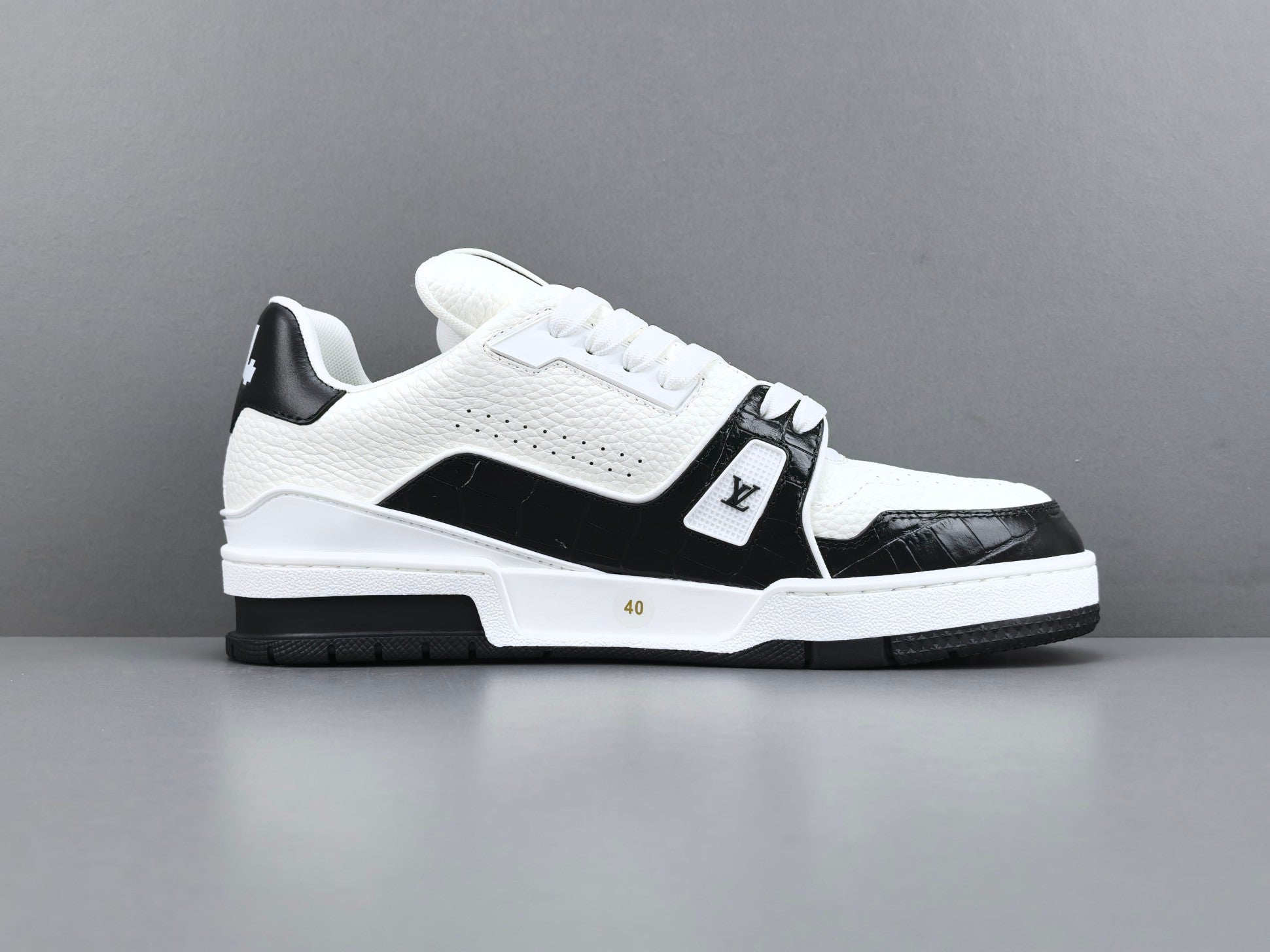 Lv Trainer