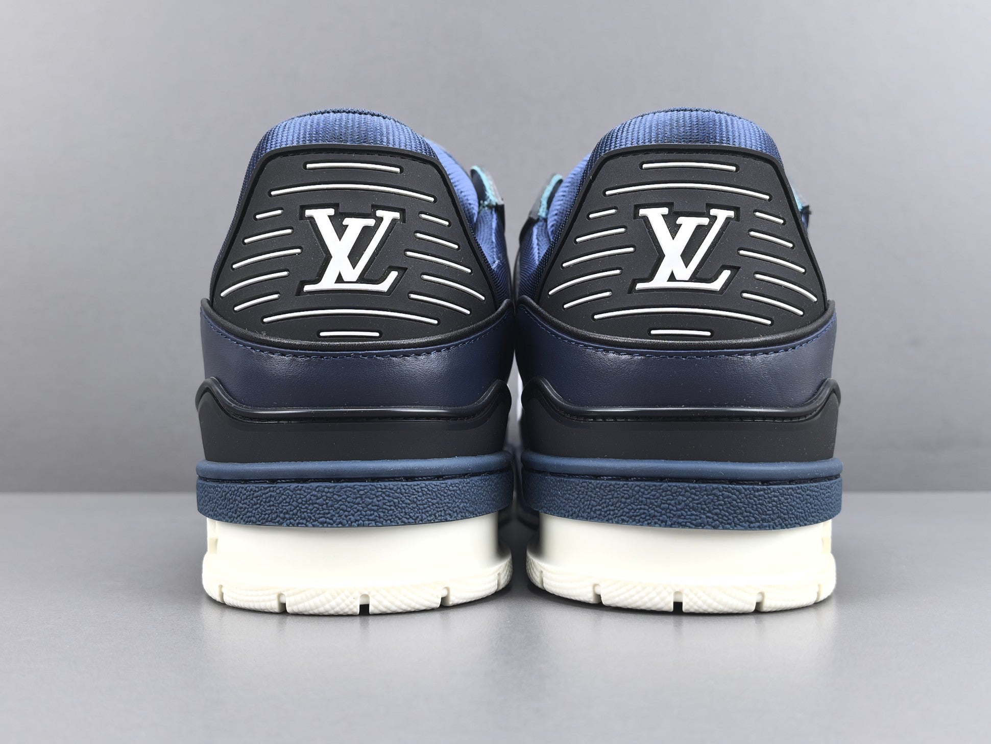 Lv Trainer