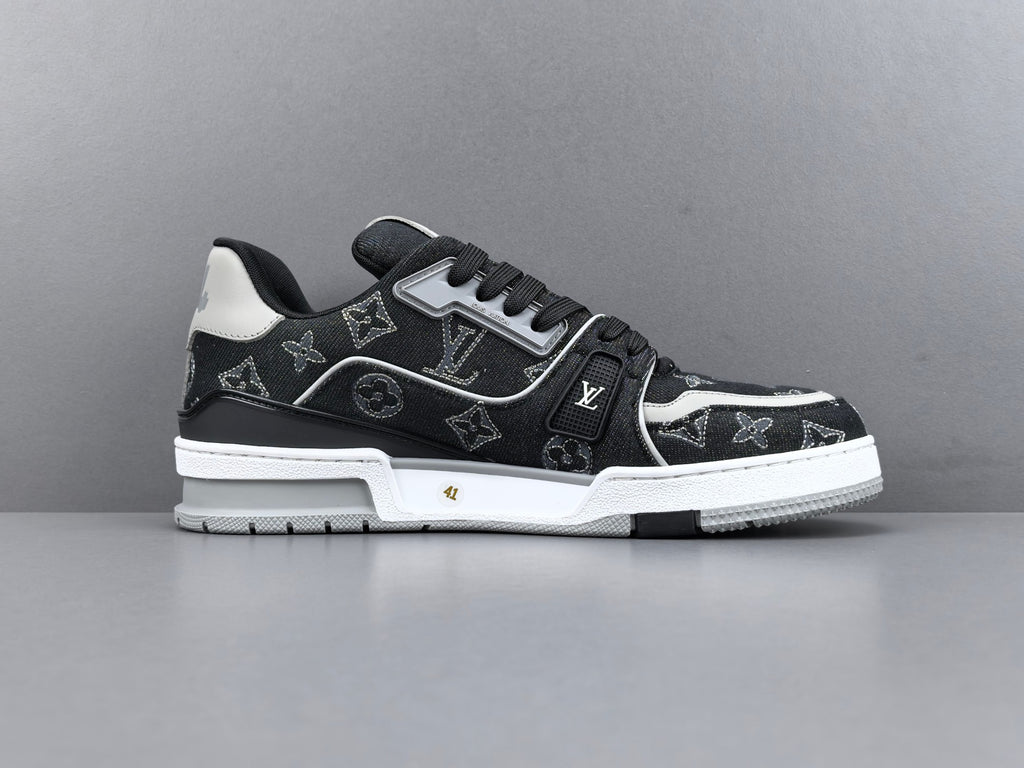 Lv Trainer
