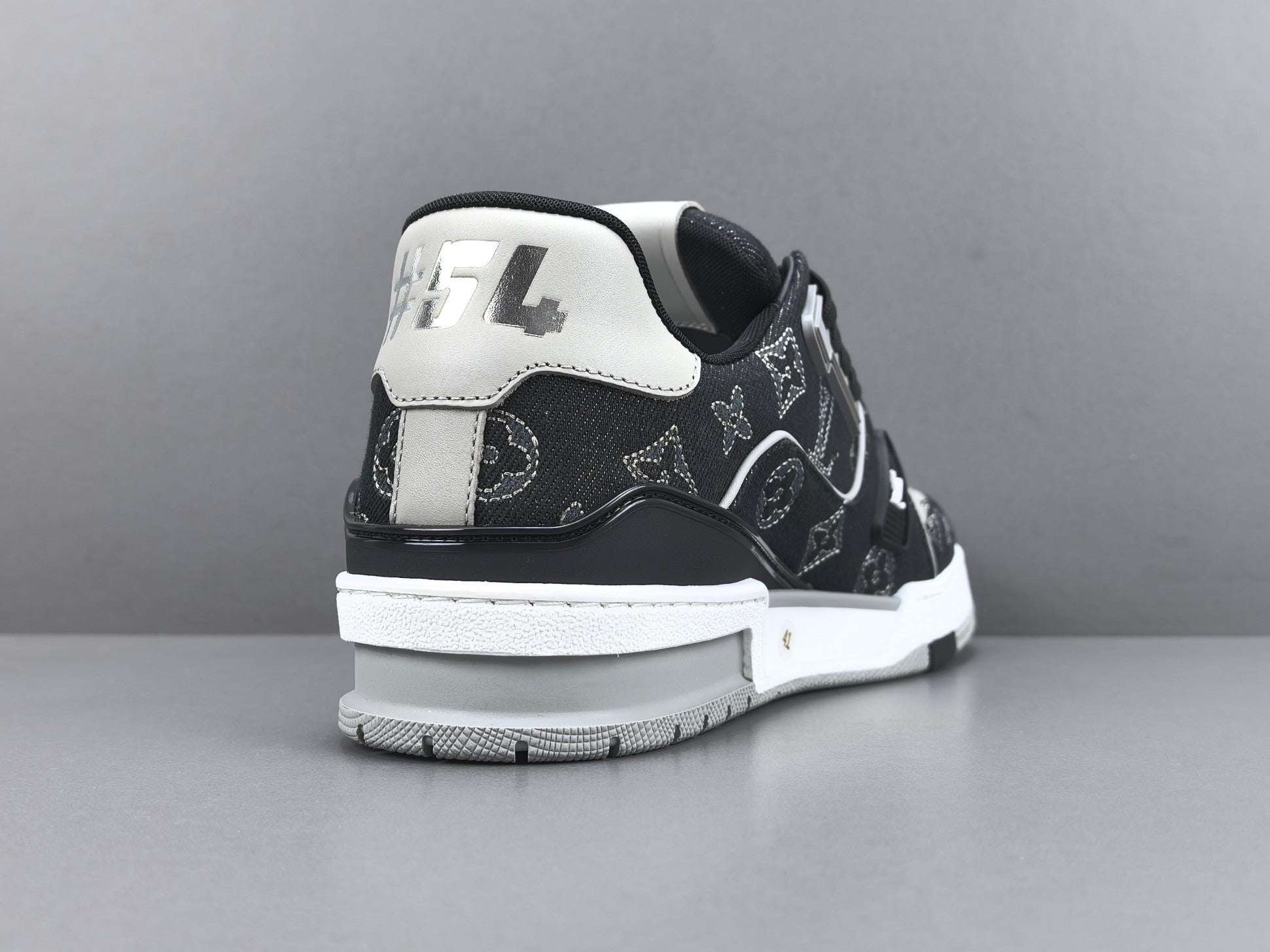 Lv Trainer