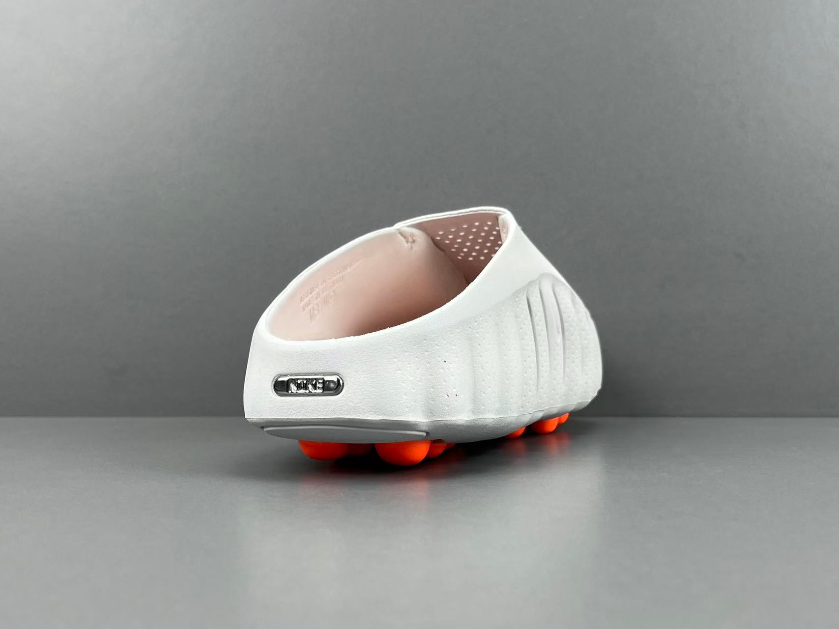 Nike Mind 001