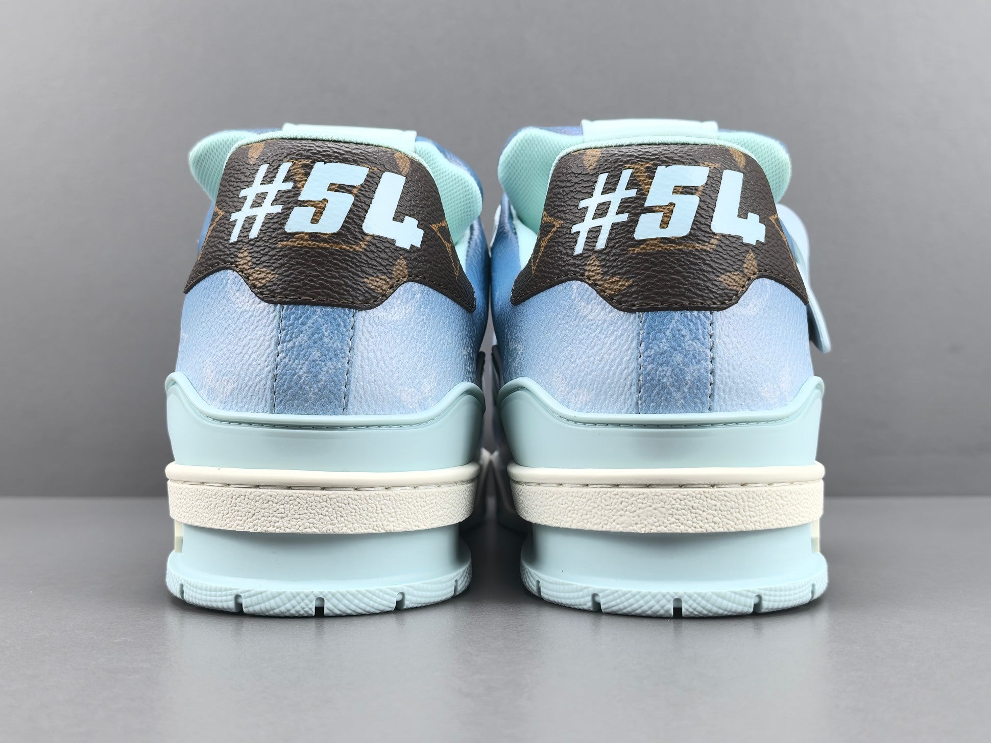 Lv Trainer