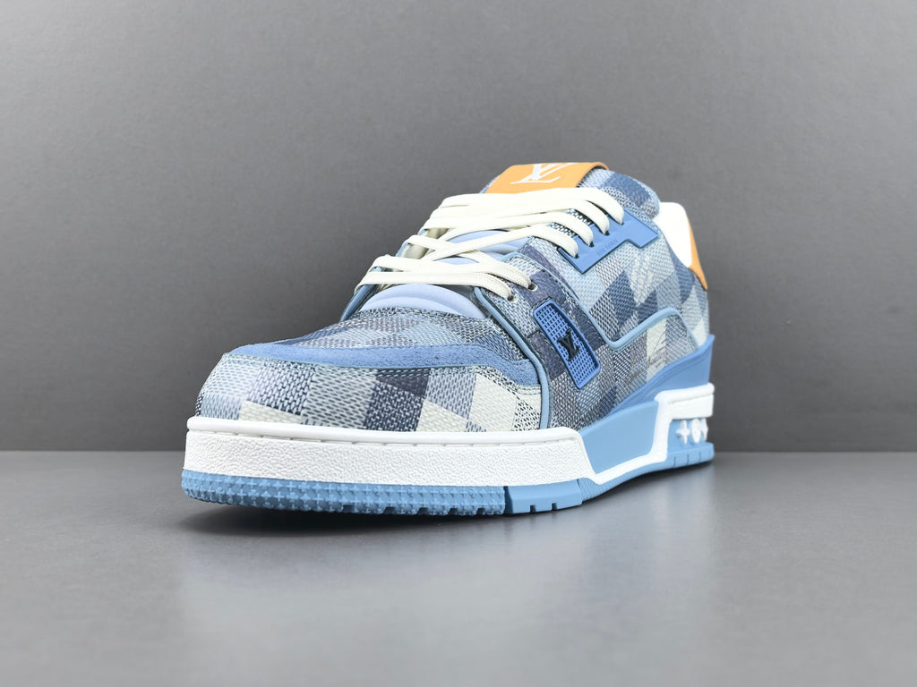 Lv Trainer