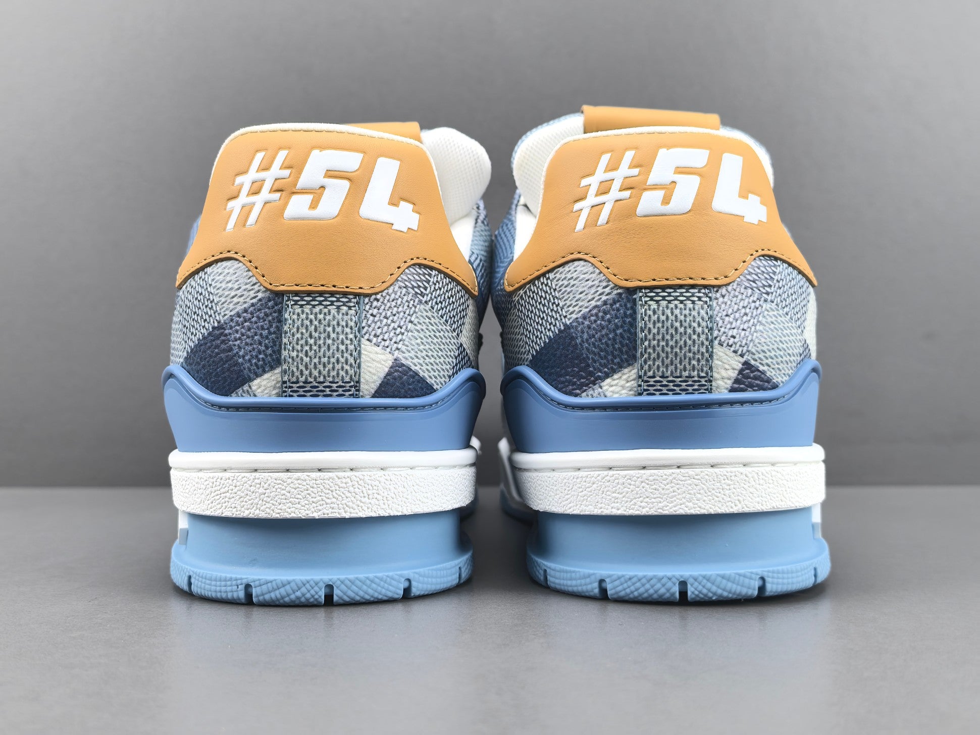 Lv Trainer