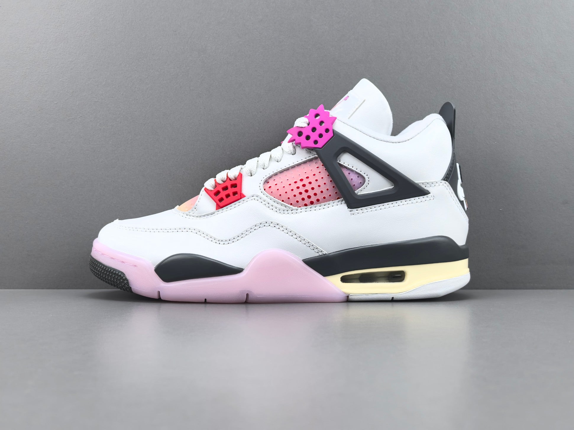 Nike Air Jordan 4 Retro "Comic"