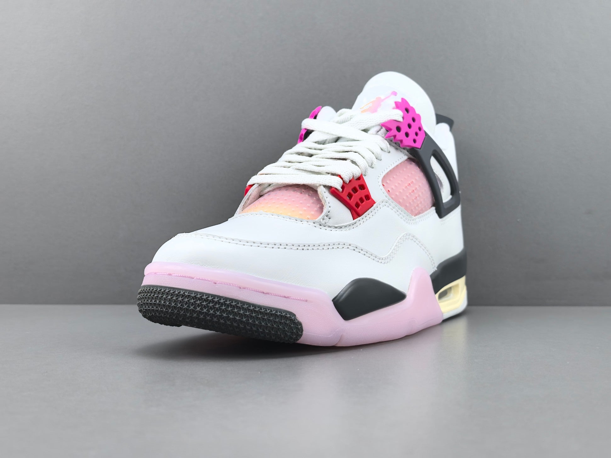 Nike Air Jordan 4 Retro "Comic"