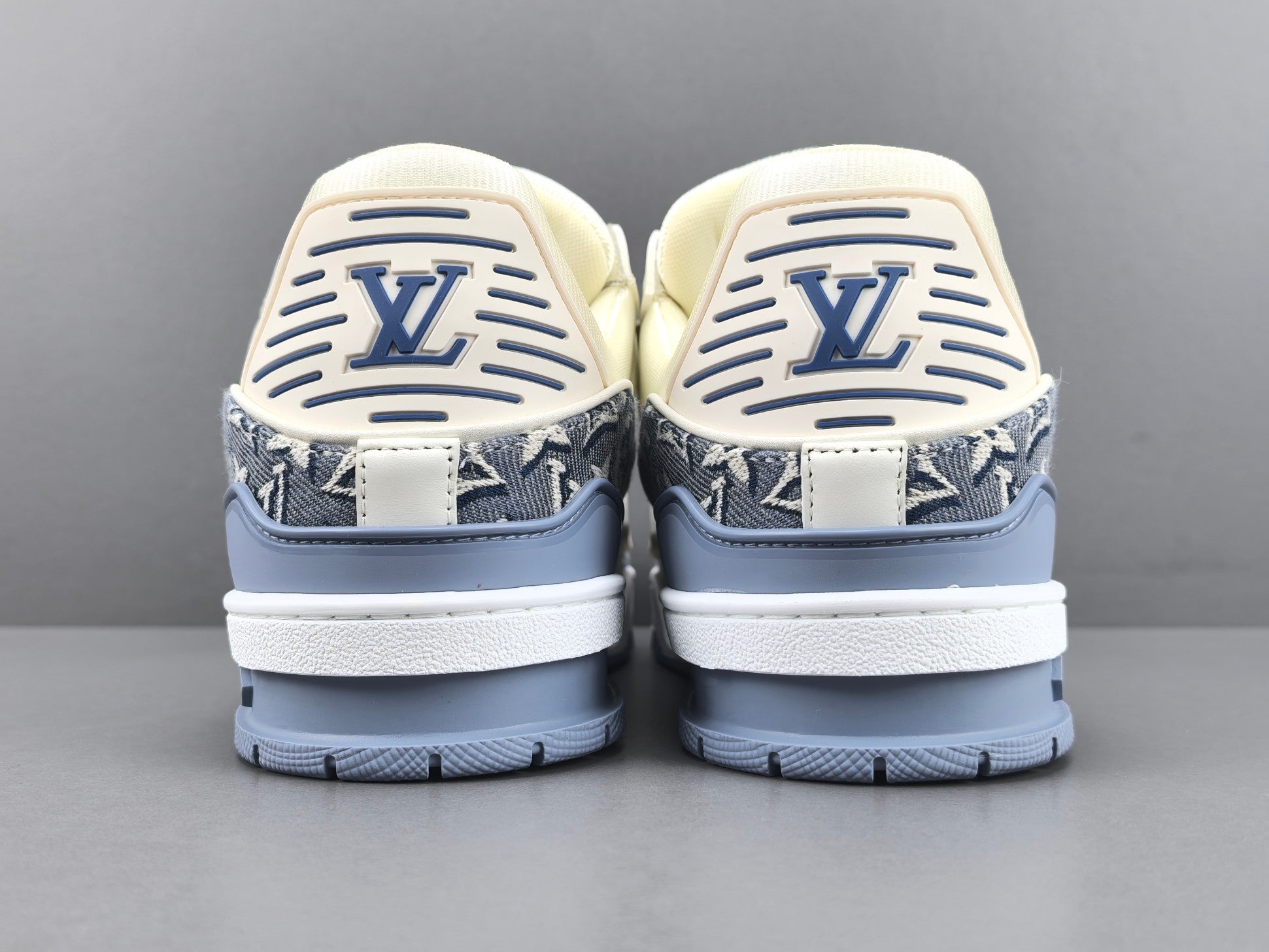 Lv Trainer