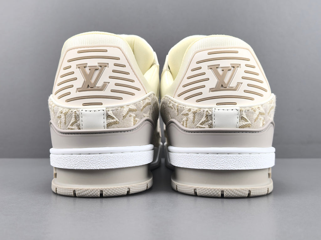 Lv Trainer