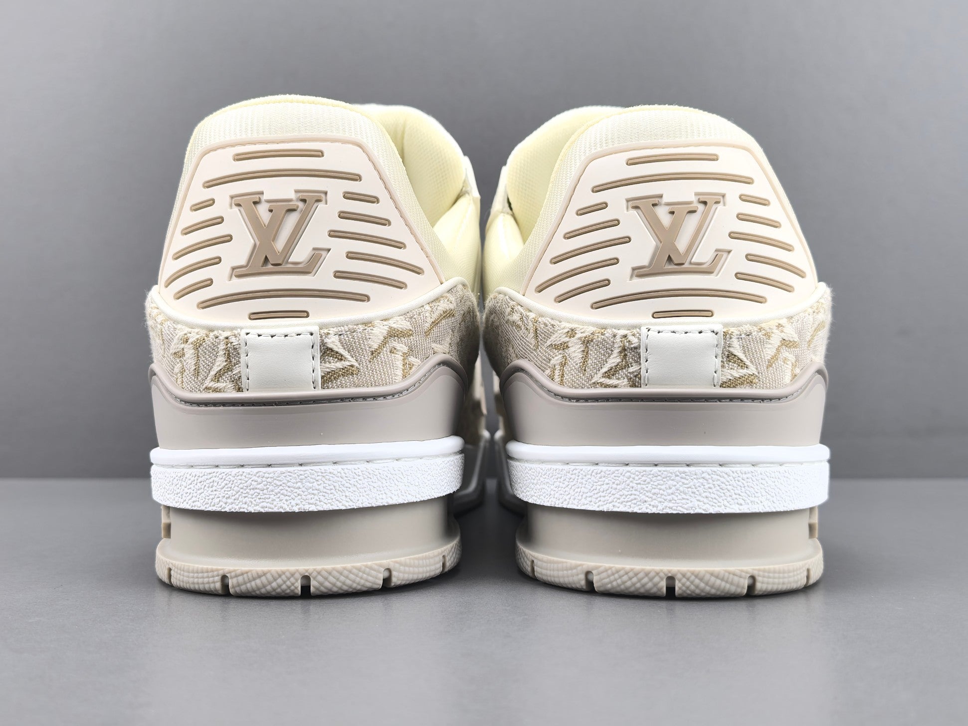 Lv Trainer