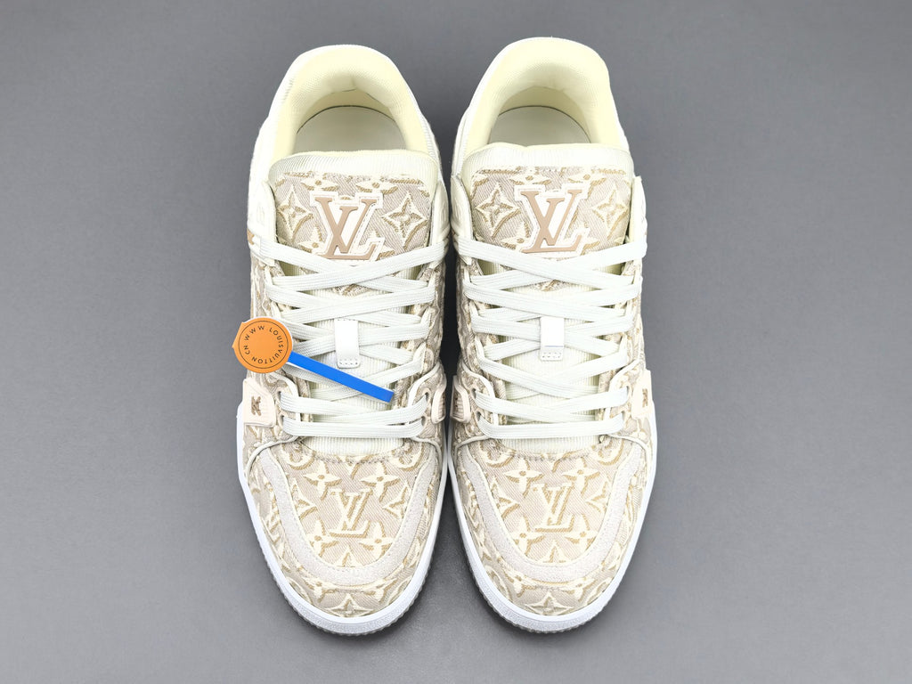 Lv Trainer
