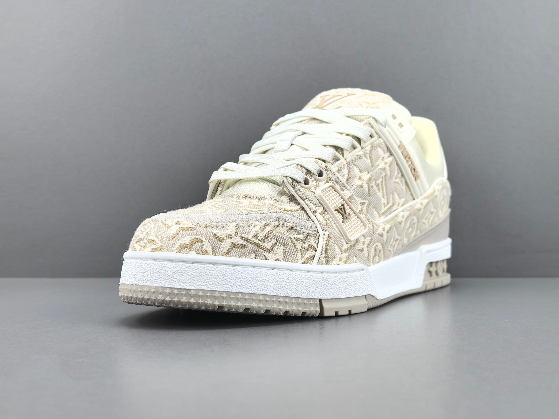 Lv Trainer