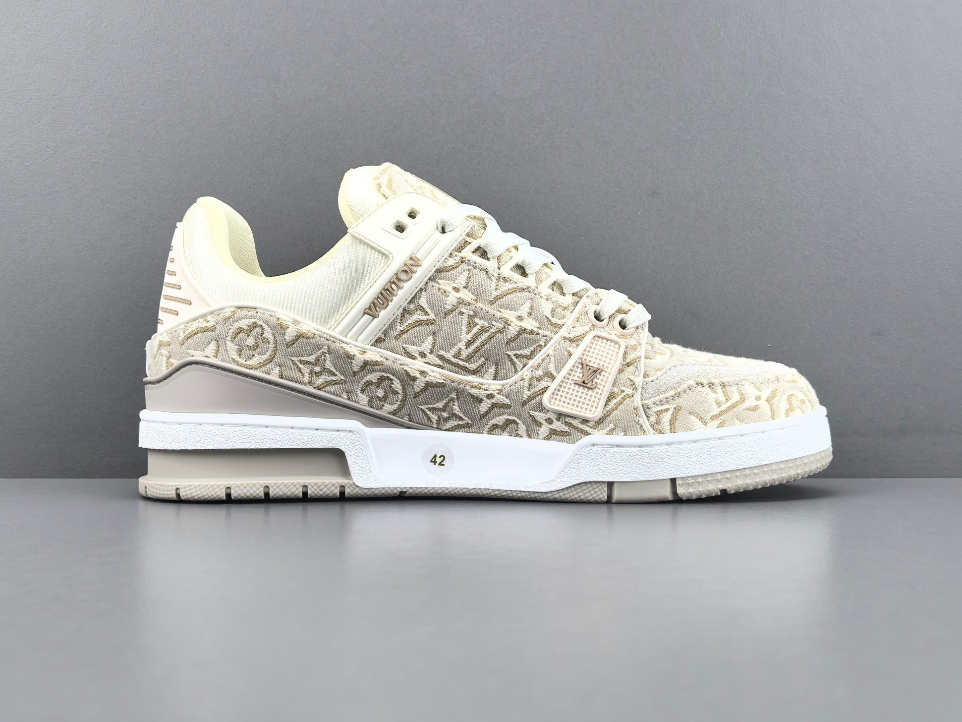 Lv Trainer