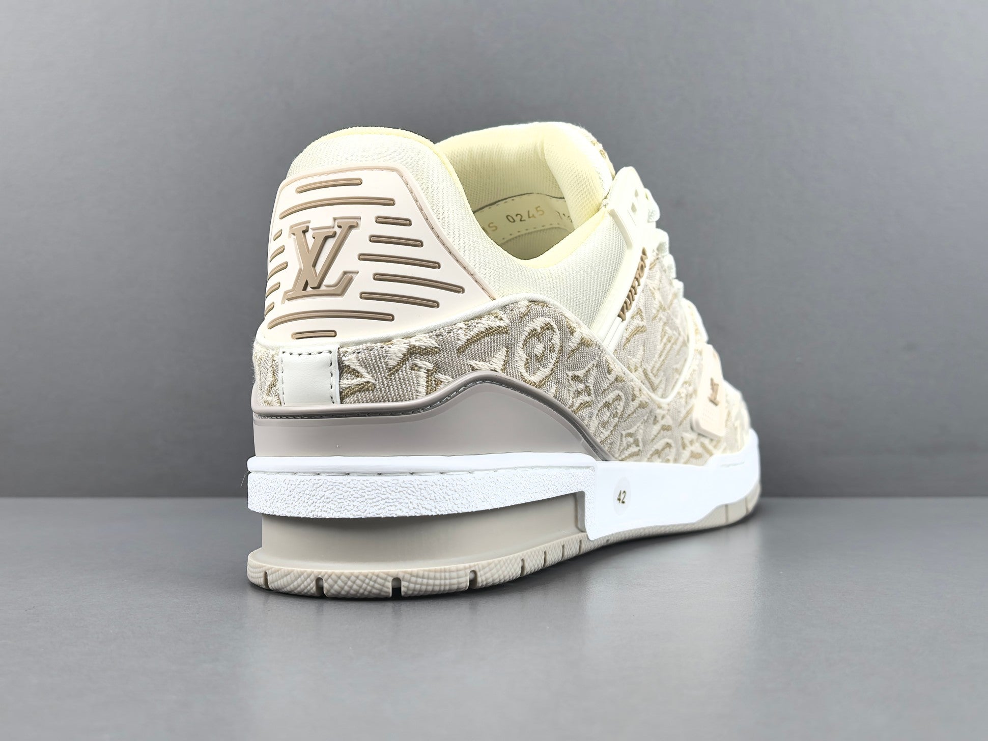 Lv Trainer