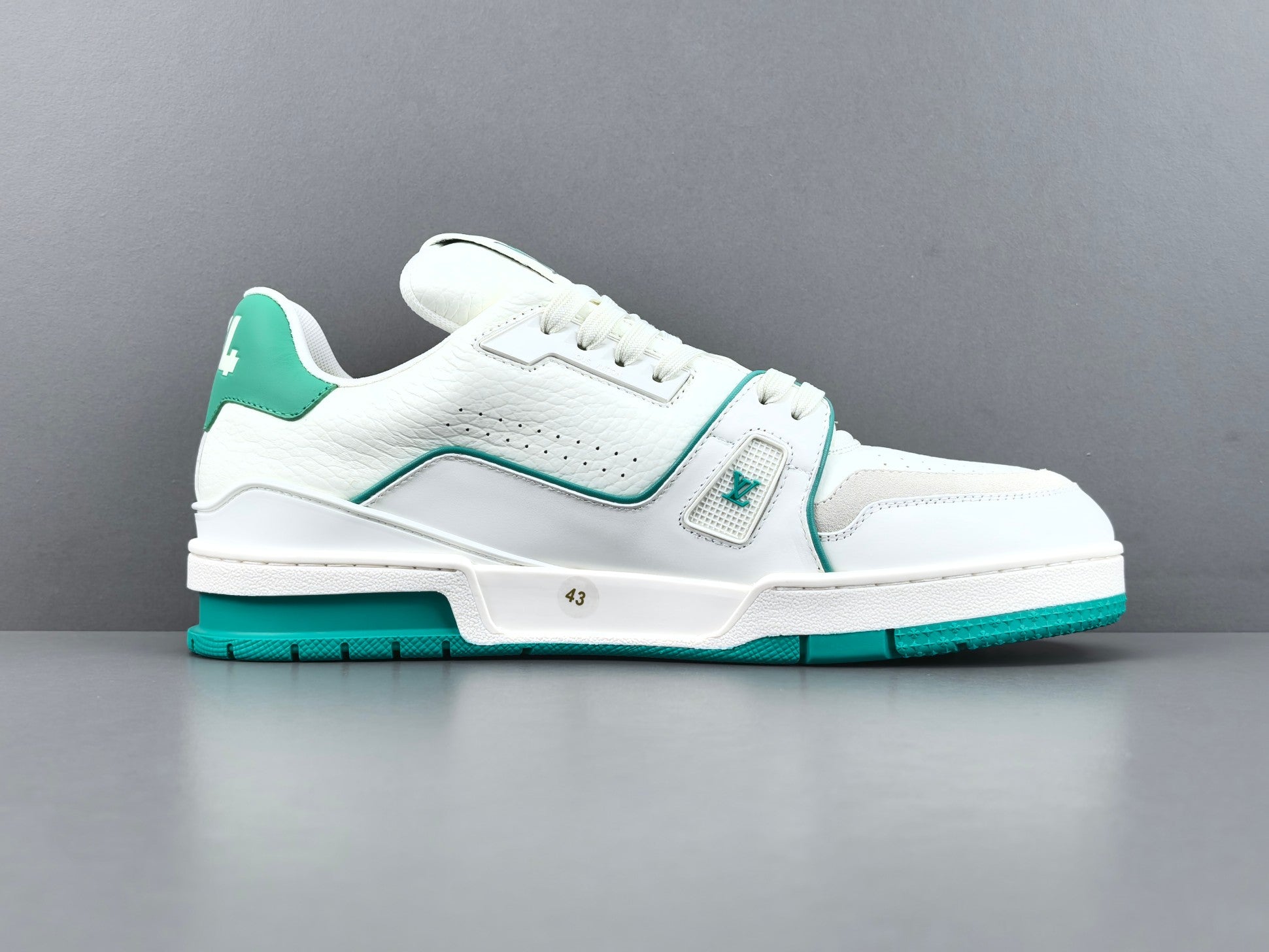 Lv Trainer