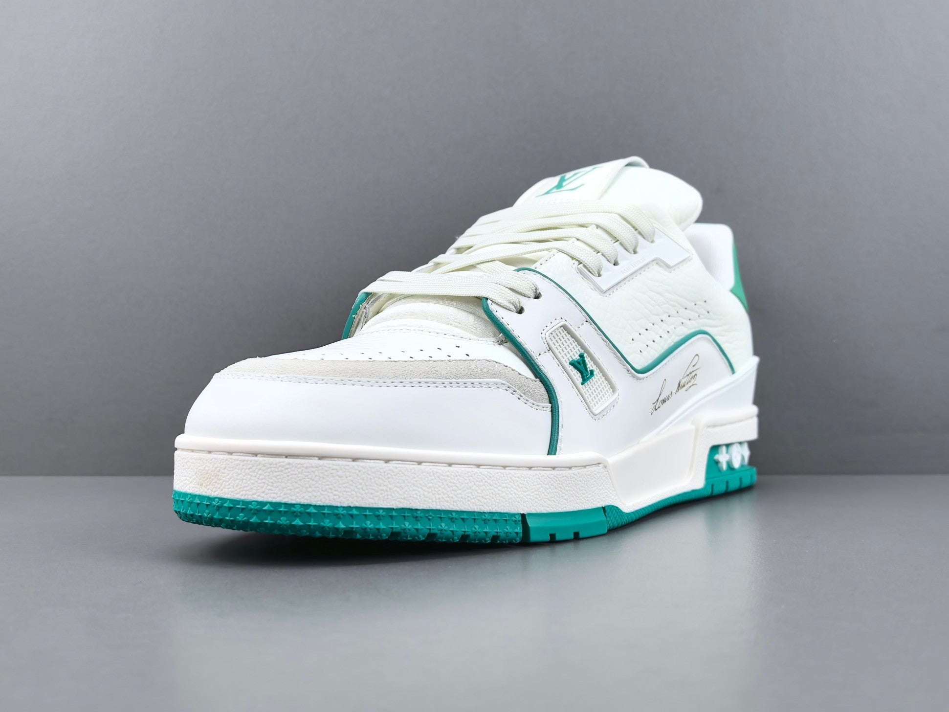 Lv Trainer