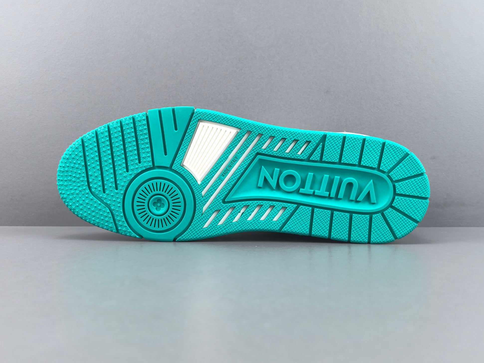 Lv Trainer