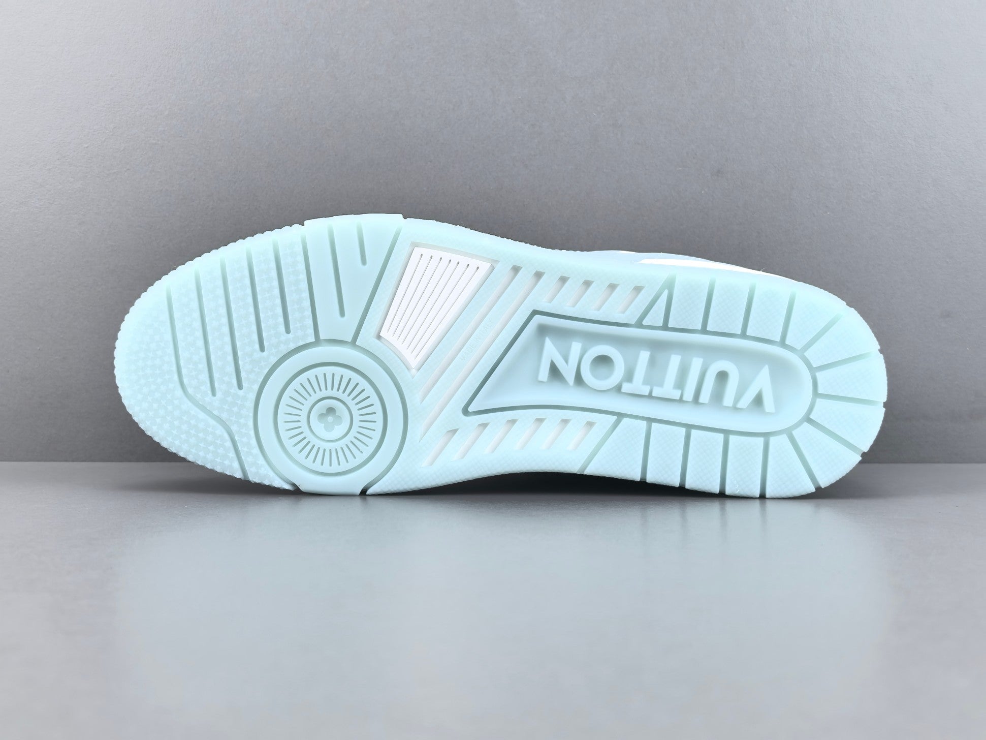 Lv Trainer