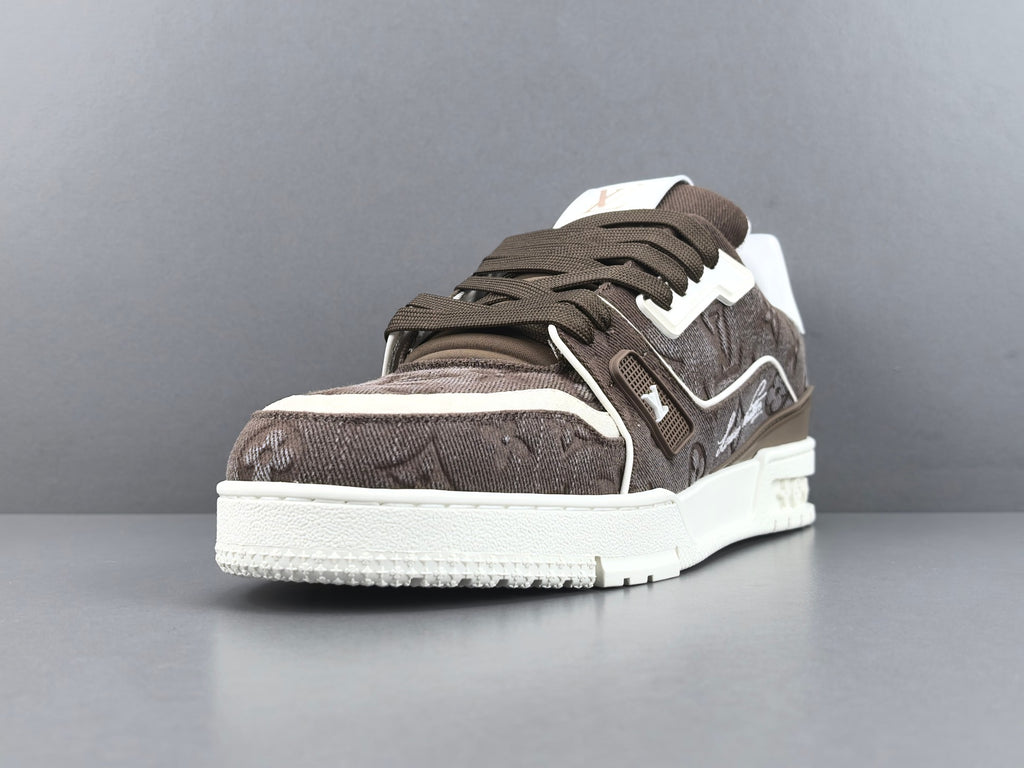 Lv Trainer