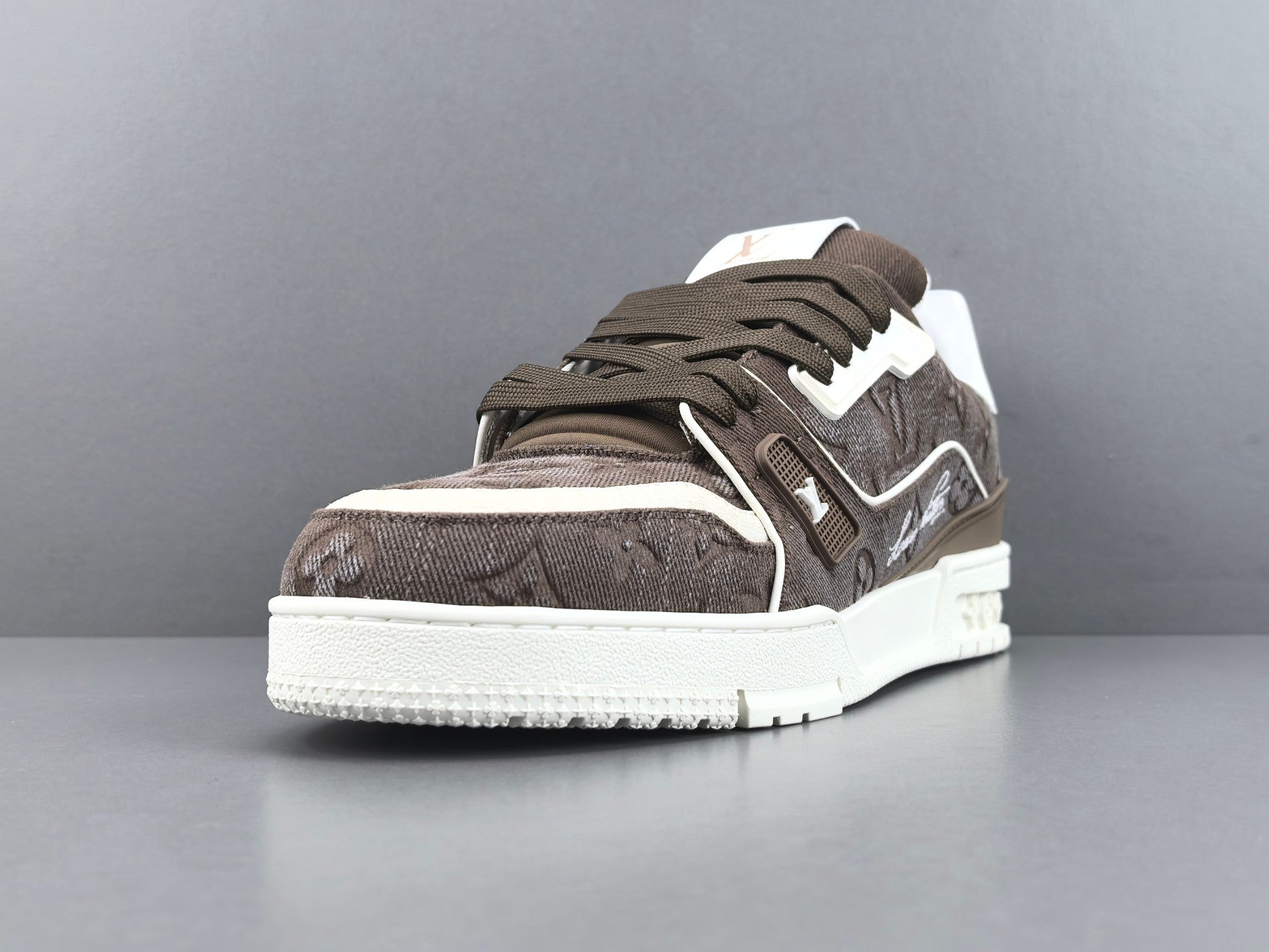 Lv Trainer