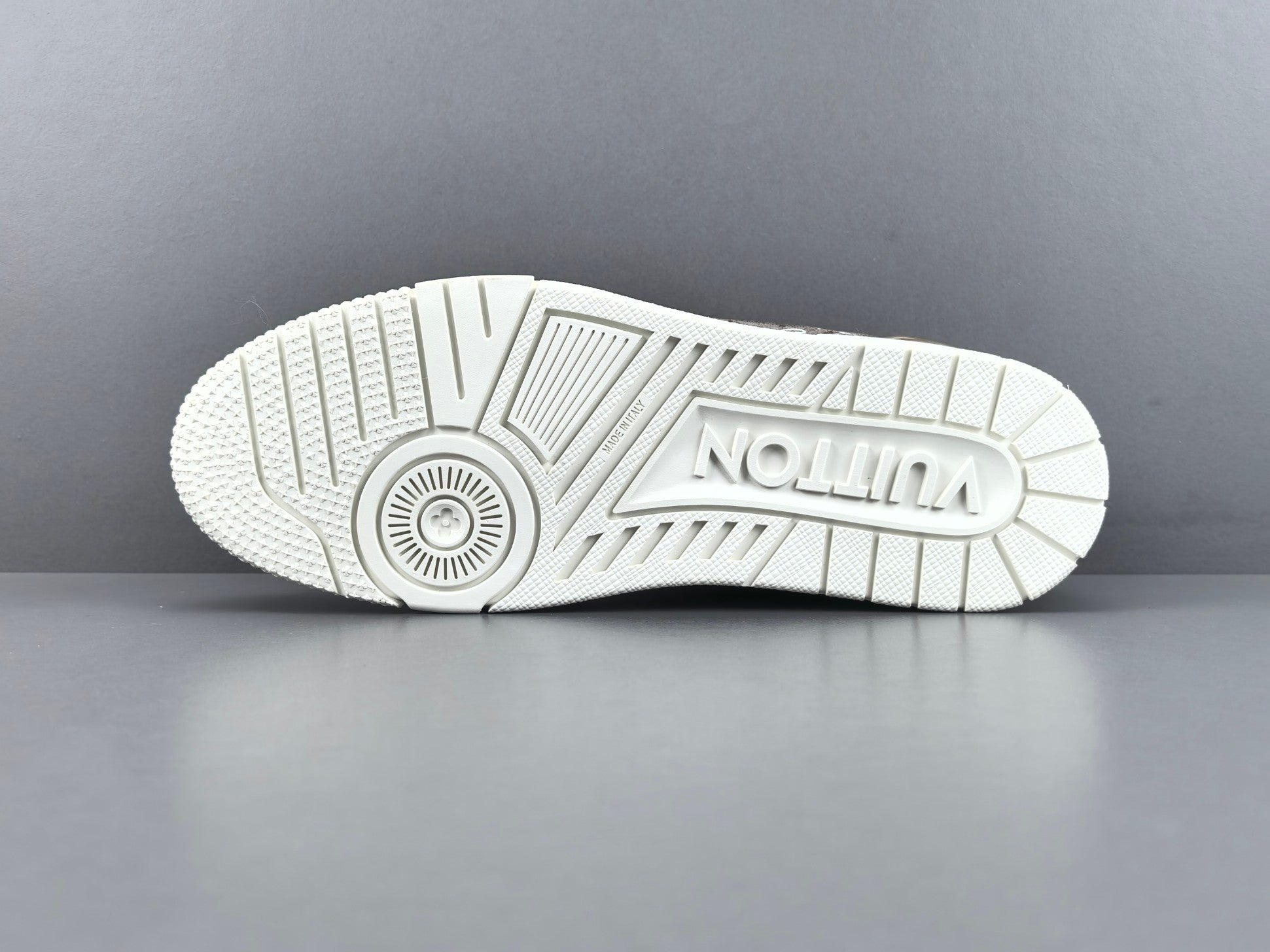 Lv Trainer