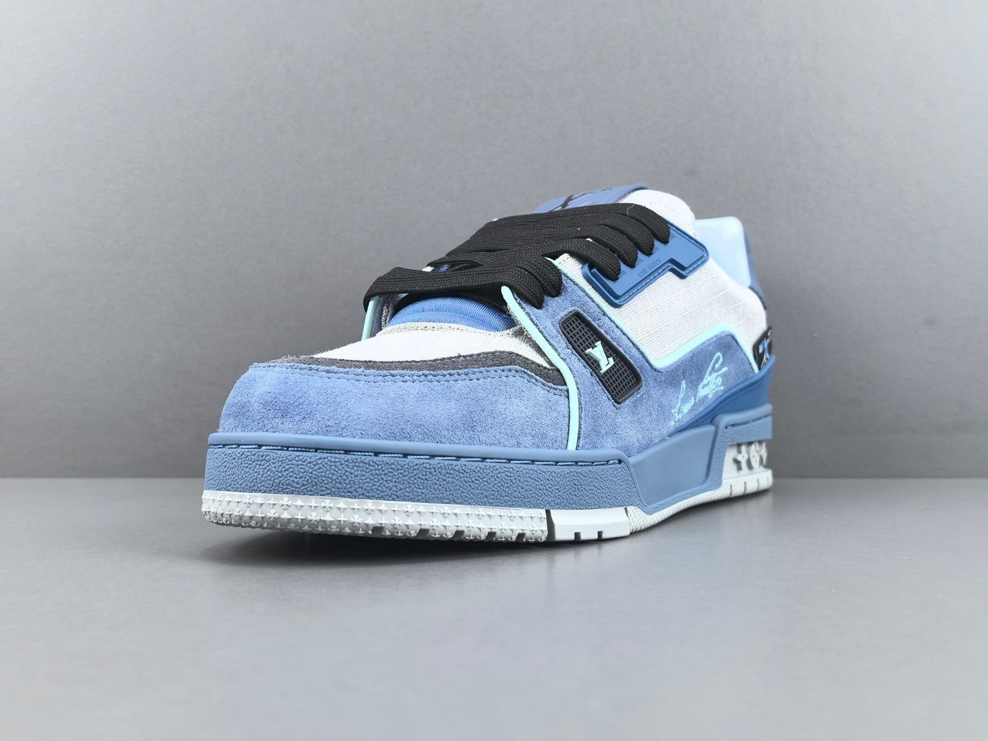 Lv Trainer