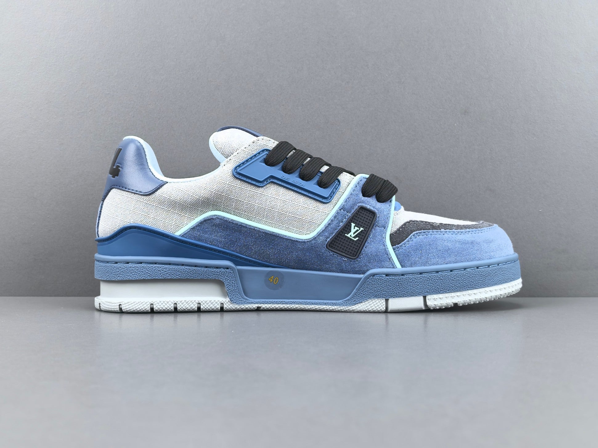 Lv Trainer