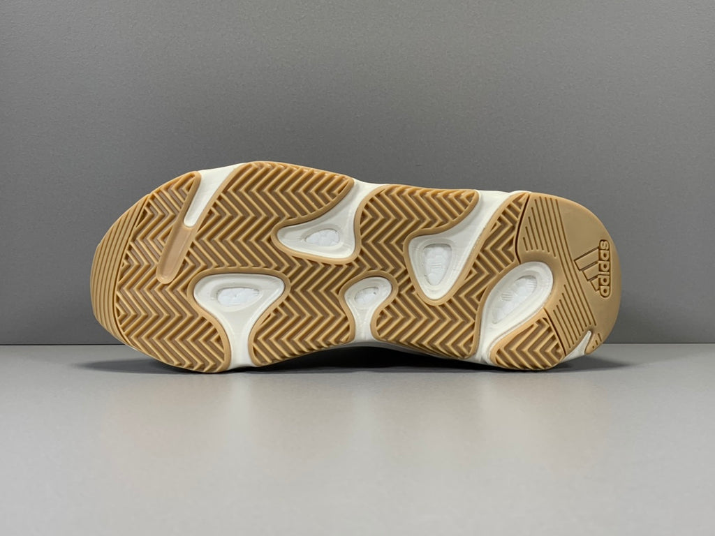 YEEZY 700 BOOST MAGNET