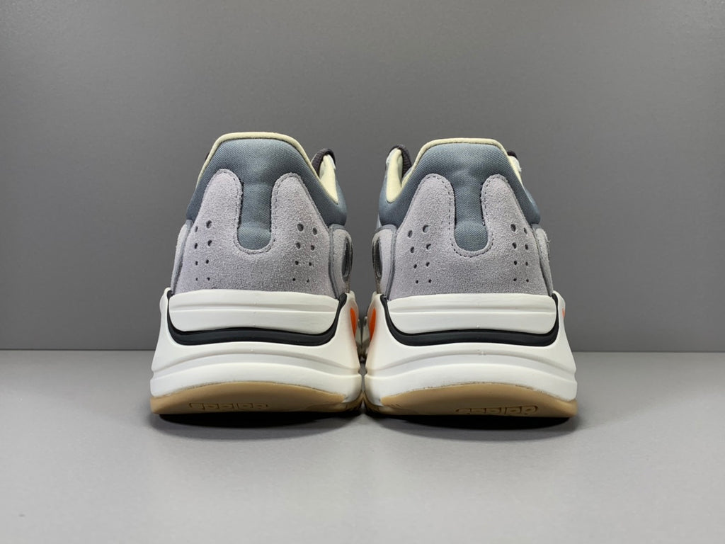 YEEZY 700 BOOST MAGNET
