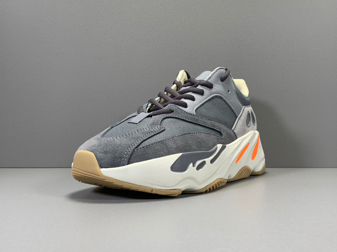 YEEZY 700 BOOST MAGNET