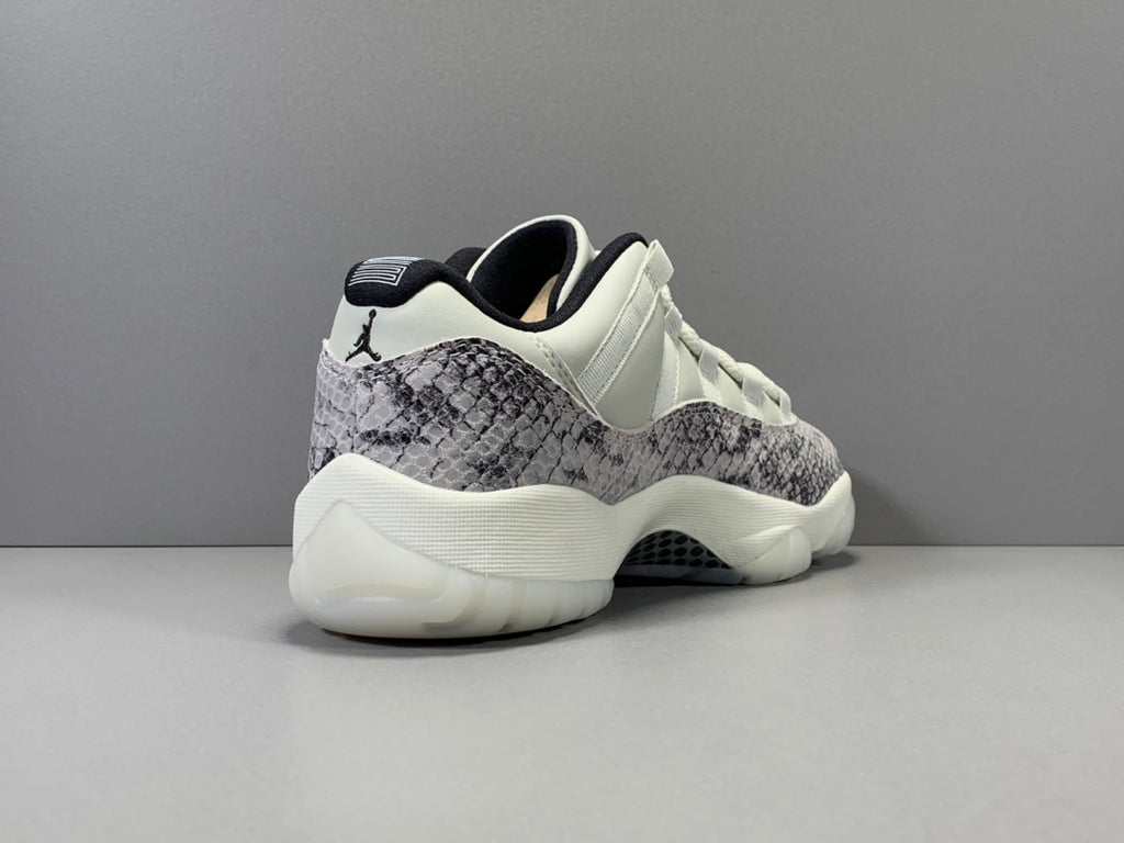 Air Jordan 11  RETRO LOWLE
