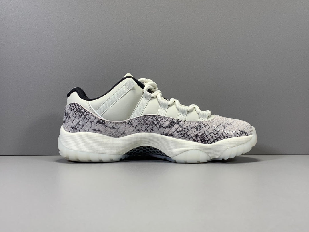 Air Jordan 11  RETRO LOWLE