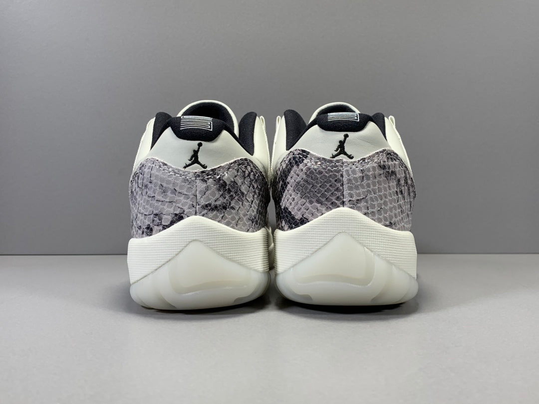 Air Jordan 11  RETRO LOWLE